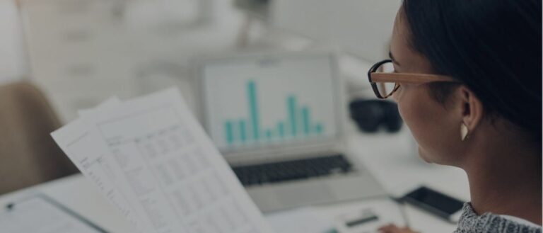closeup-shot-of-an-unrecognisable-businesswoman-calculating-finances