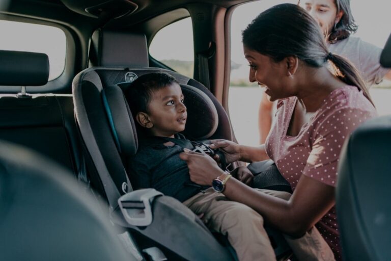 road-adventure-family-with-kids-using-the-car